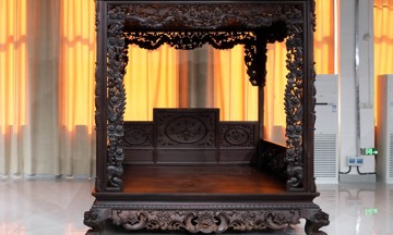 红酸枝满工透雕玫瑰花架子床 