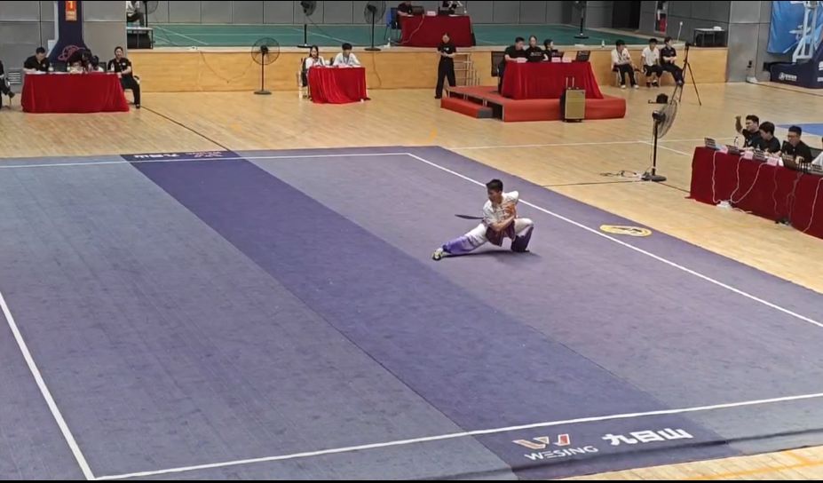 闫皓辰武术比赛现场照片