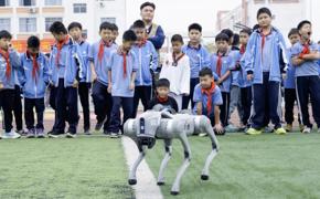 点燃青少年科技梦想|WQT.COM玩球通科技研学活动进小学