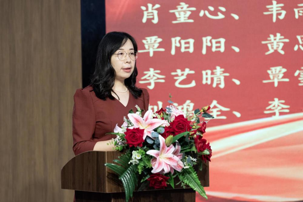 周丽雁院长特写(黄承旺摄)